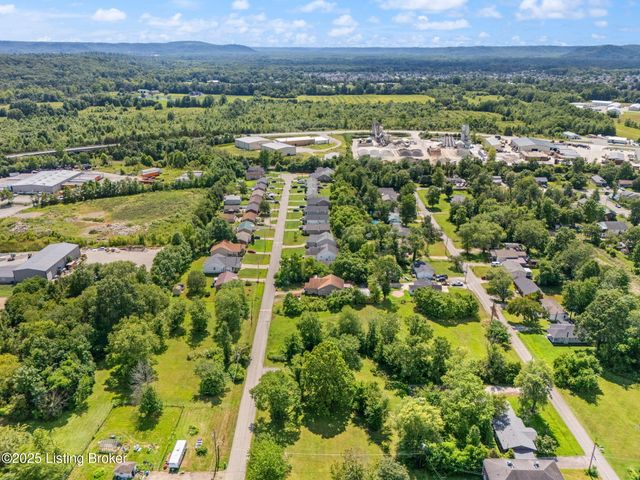 226 7th Ave, Shepherdsville, KY 40165