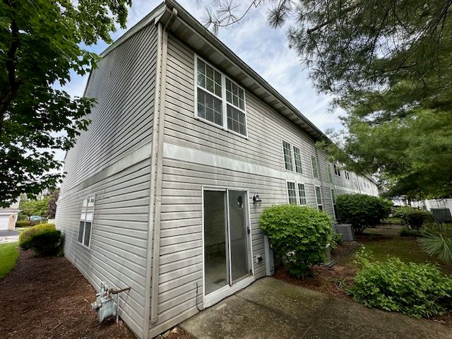 1942 Town Drive, Naperville, IL 60565