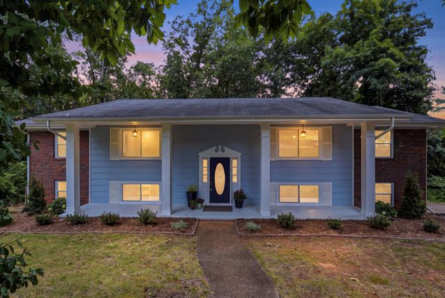 2824 Ridgecrest Drive, Chattanooga, TN 37406