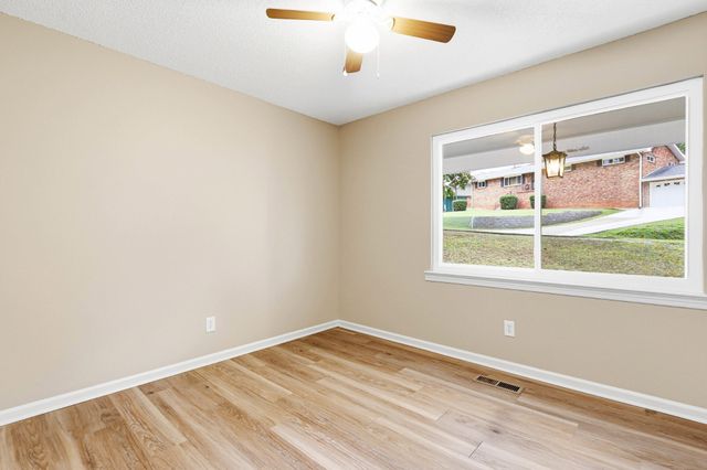 2824 Ridgecrest Drive, Chattanooga, TN 37406