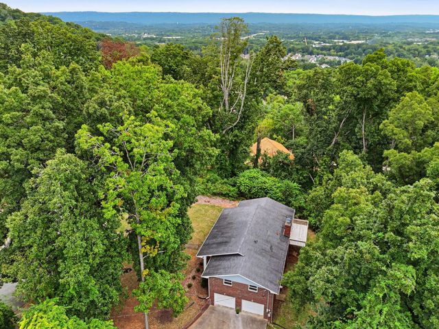2824 Ridgecrest Drive, Chattanooga, TN 37406