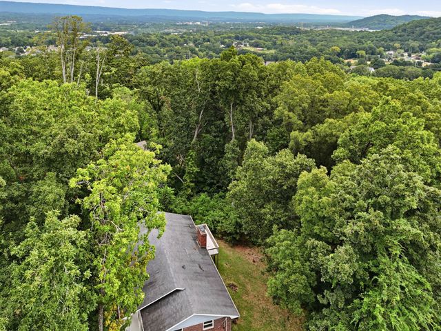 2824 Ridgecrest Drive, Chattanooga, TN 37406