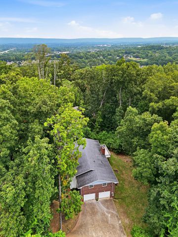 2824 Ridgecrest Drive, Chattanooga, TN 37406