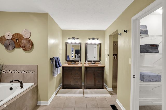 12430 Hyacinth Drive, Fishers, IN 46037