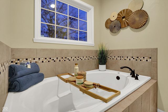 12430 Hyacinth Drive, Fishers, IN 46037