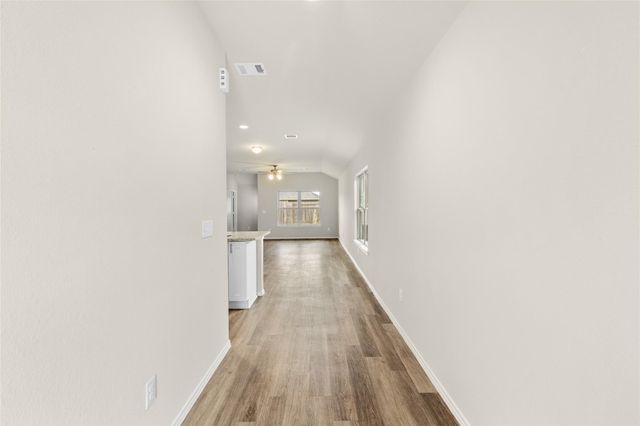 195 Bellewood Manor Drive, Magnolia, TX 77354