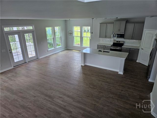 225 Glendale Circle, Richmond Hill, GA 31324