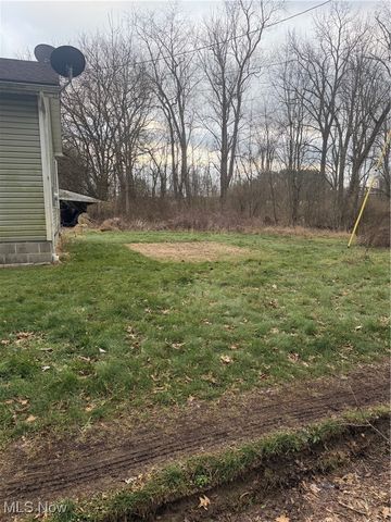 5854 Cutten Avenue, North Lawrence, OH 44666