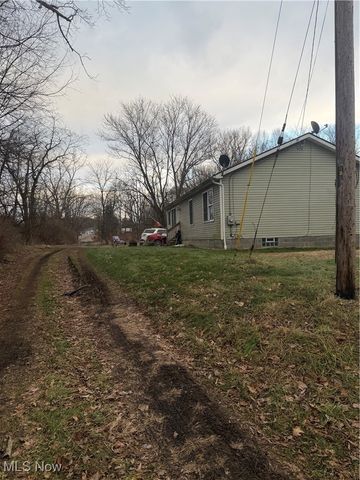 5854 Cutten Avenue, North Lawrence, OH 44666