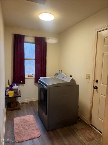 5854 Cutten Avenue, North Lawrence, OH 44666