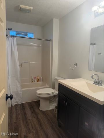 5854 Cutten Avenue, North Lawrence, OH 44666