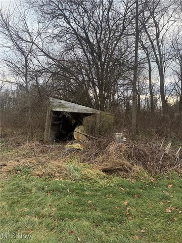 5854 Cutten Avenue, North Lawrence, OH 44666