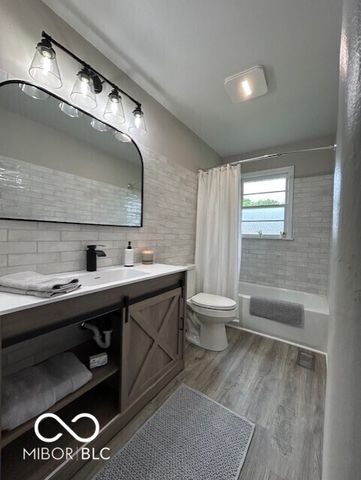 2705 W 38th Street, Anderson, IN 46011