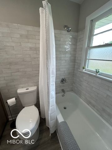 2705 W 38th Street, Anderson, IN 46011