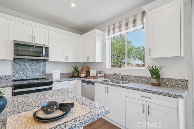 13605 Flying Cloud Way, Victorville, CA 92394