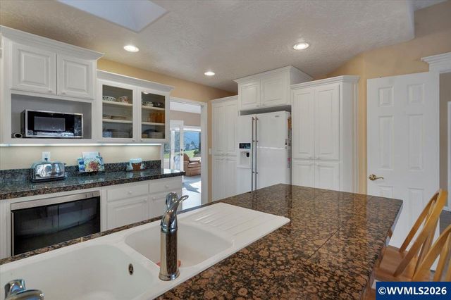 838 Hazeltine Av SE, Salem, OR 97306