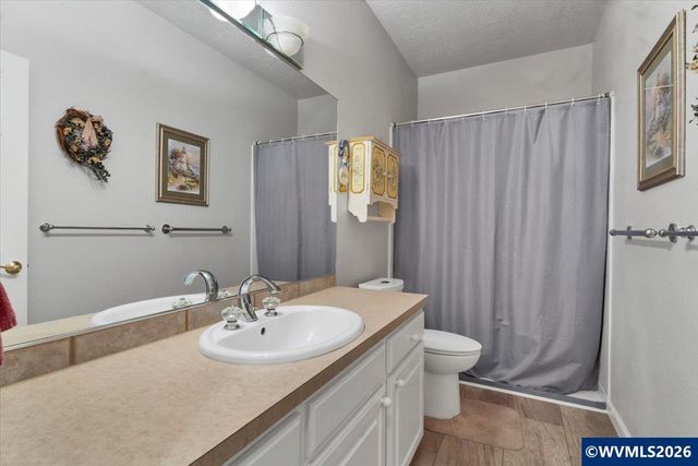 838 Hazeltine Av SE, Salem, OR 97306