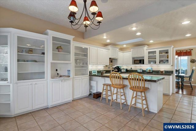 838 Hazeltine Av SE, Salem, OR 97306