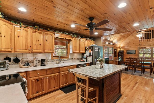 51 Cornerstone Court, Mccaysville, GA 30555