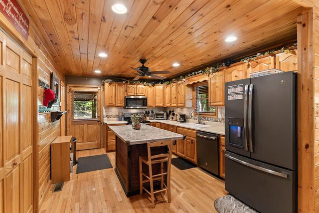 51 Cornerstone Court, Mccaysville, GA 30555