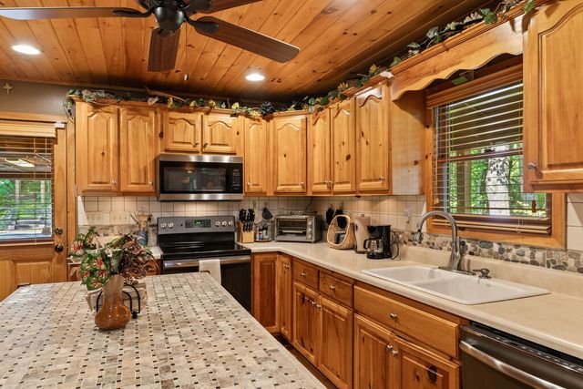 51 Cornerstone Court, Mccaysville, GA 30555