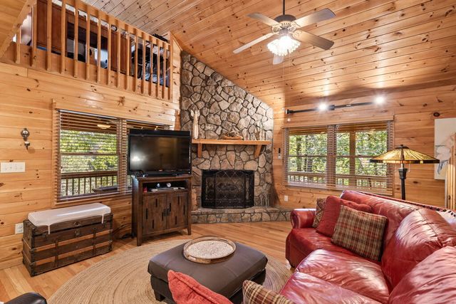 51 Cornerstone Court, Mccaysville, GA 30555