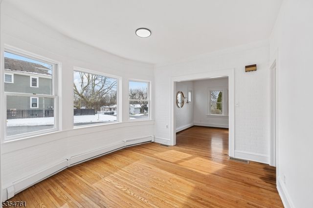 211 Pennsylvania Ave, Pohatcong Twp., NJ 08865