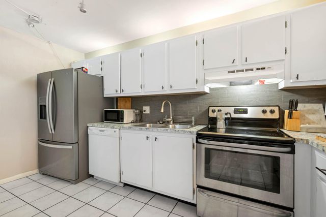 4643 Holly Lake Drive, Lake Worth, FL 33463