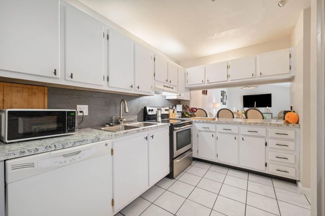 4643 Holly Lake Drive, Lake Worth, FL 33463