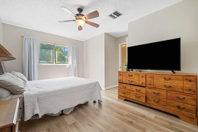 4643 Holly Lake Drive, Lake Worth, FL 33463