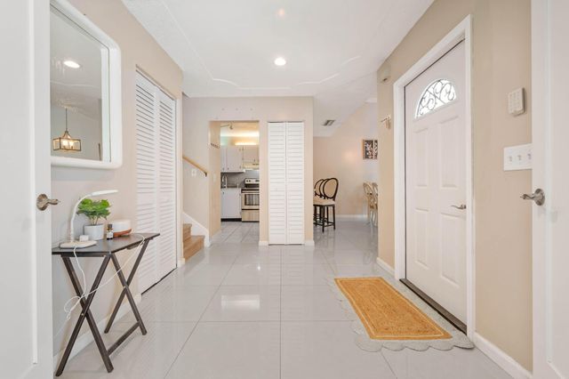 4643 Holly Lake Drive, Lake Worth, FL 33463