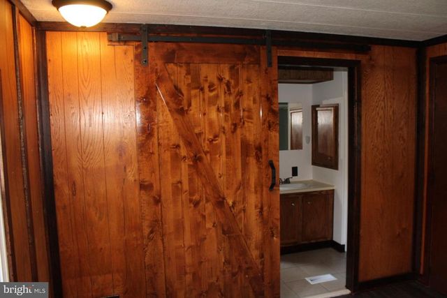 5274 BURR HILL RD, Rhoadesville, VA 22542