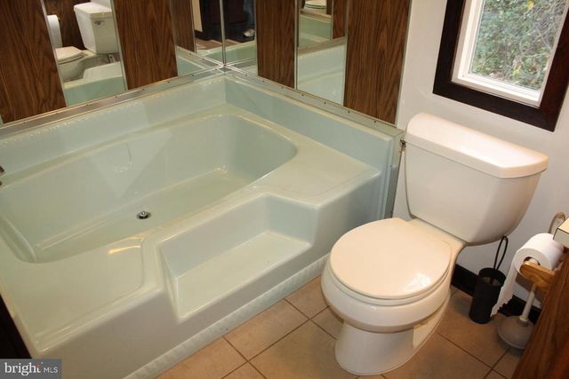 5274 BURR HILL RD, Rhoadesville, VA 22542