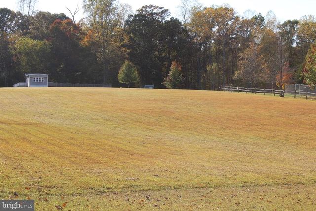 5274 BURR HILL RD, Rhoadesville, VA 22542