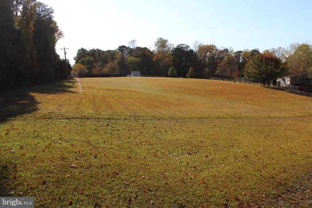 5274 BURR HILL RD, Rhoadesville, VA 22542