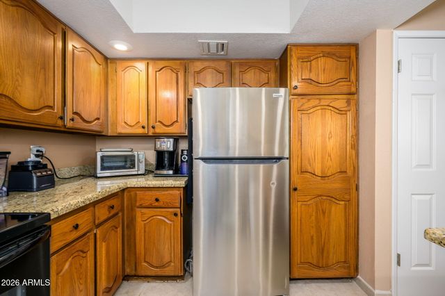 12212 N PARADISE VILLAGE Parkway S 335, Phoenix, AZ 85032