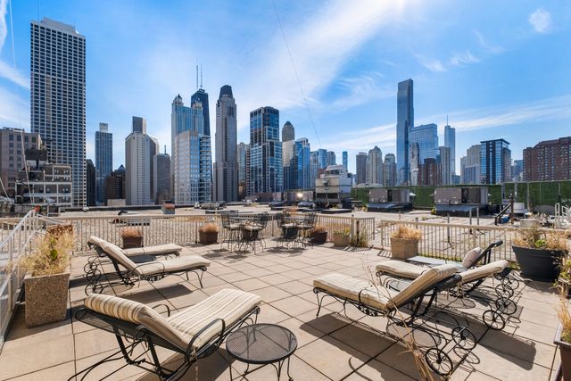111 W Maple Street 1711, Chicago, IL 60610