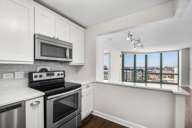 111 W Maple Street 1711, Chicago, IL 60610
