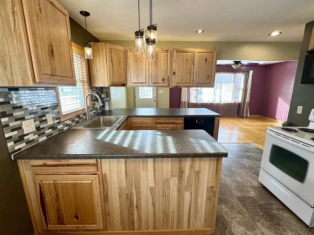 71 S SALLIE AVENUE, Fond Du Lac, WI 54935