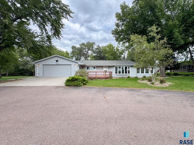 1220 W 23rd St Street, Mitchell, SD 57301