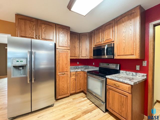 1220 W 23rd St Street, Mitchell, SD 57301