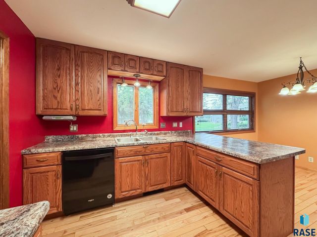 1220 W 23rd St Street, Mitchell, SD 57301