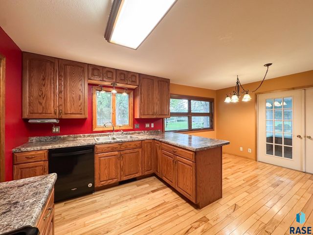 1220 W 23rd St Street, Mitchell, SD 57301