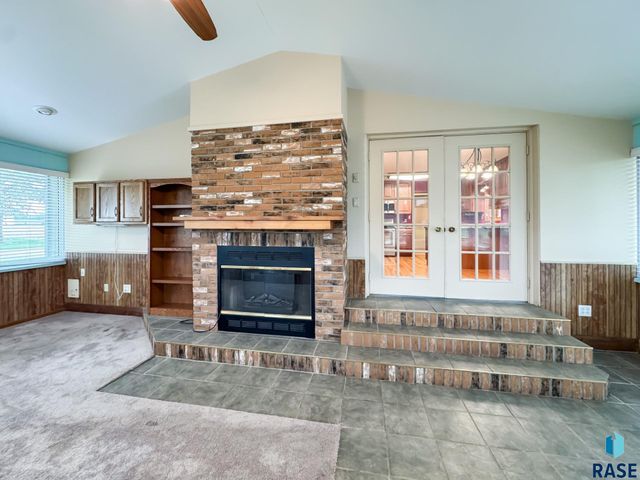 1220 W 23rd St Street, Mitchell, SD 57301