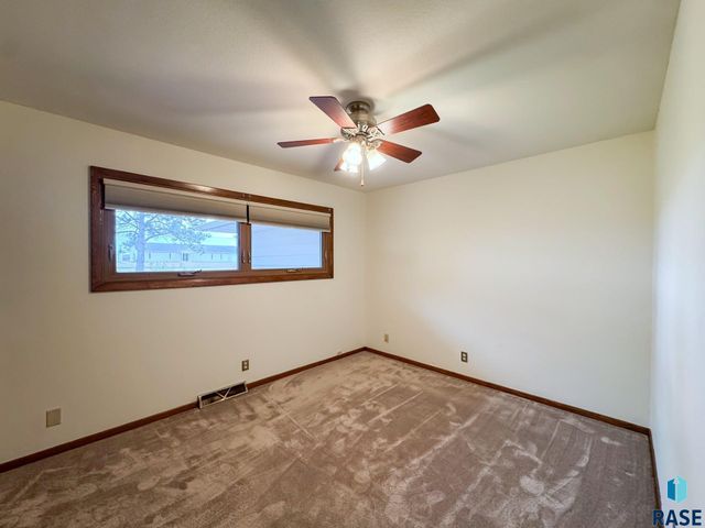 1220 W 23rd St Street, Mitchell, SD 57301