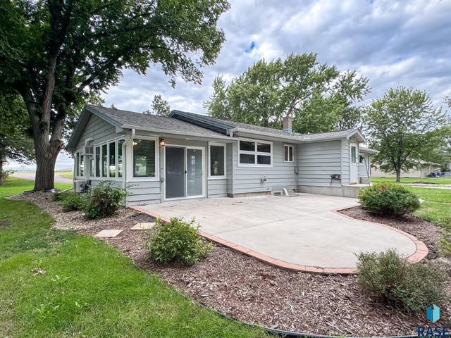 1220 W 23rd St Street, Mitchell, SD 57301