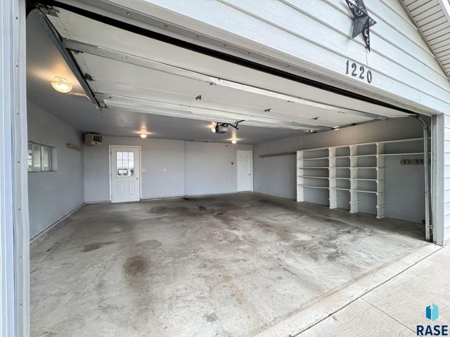 1220 W 23rd St Street, Mitchell, SD 57301