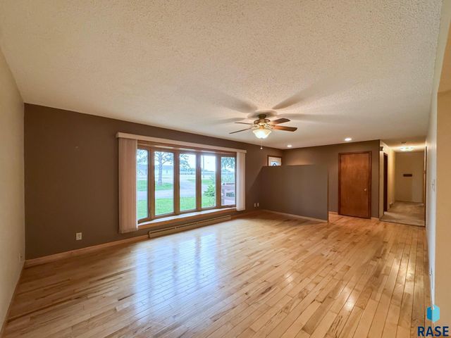 1220 W 23rd St Street, Mitchell, SD 57301