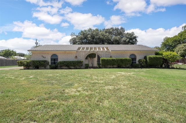 749 Castleman Creek Road, Hewitt, TX 76643