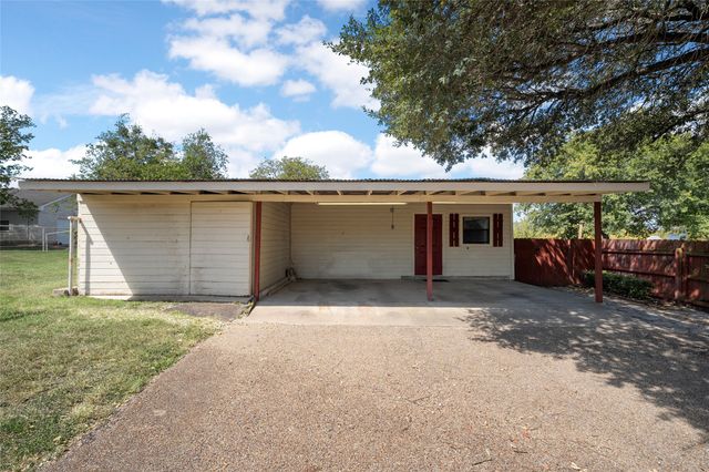 749 Castleman Creek Road, Hewitt, TX 76643